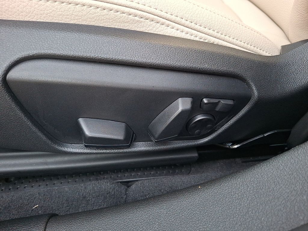 Thumbnail: 2023 BMW 2 Series - 9