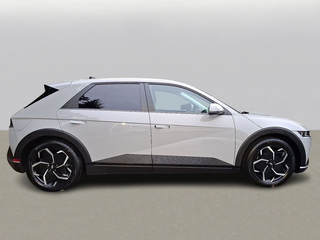 Thumbnail: 2023 Hyundai Ioniq 5 - 4