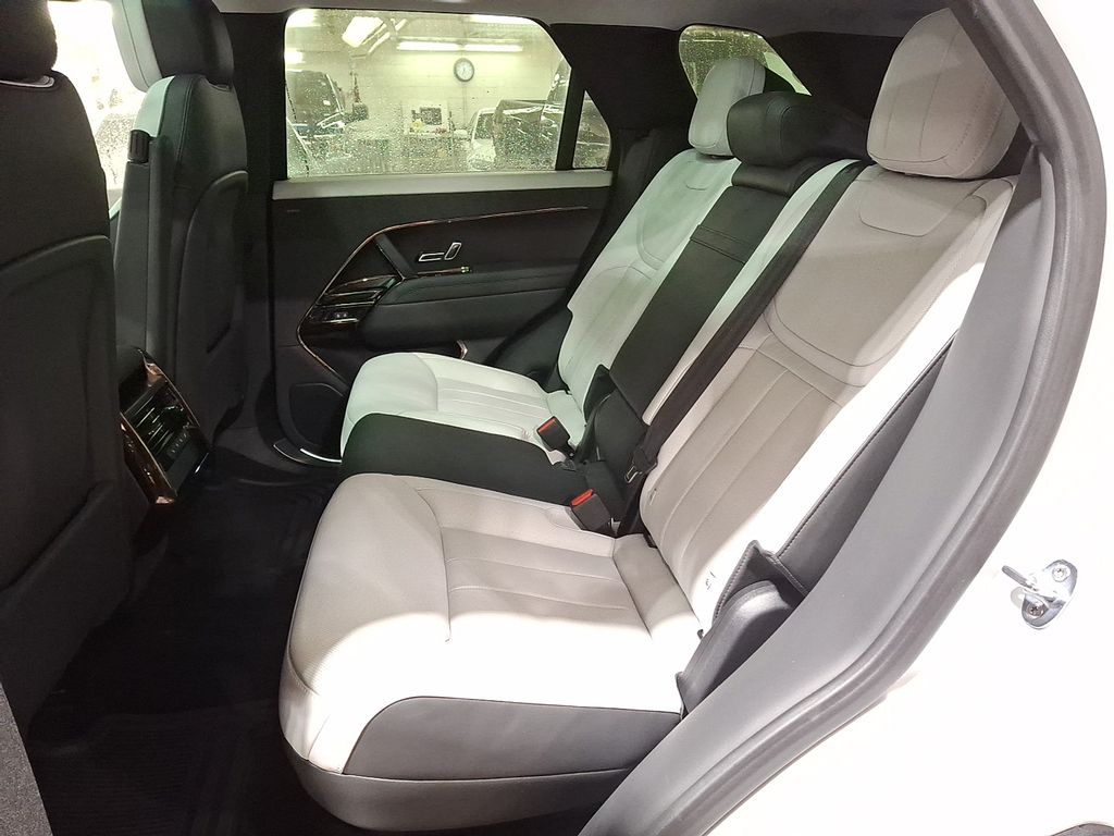 Thumbnail: 2023 Land Rover Range Rover Sport - 8