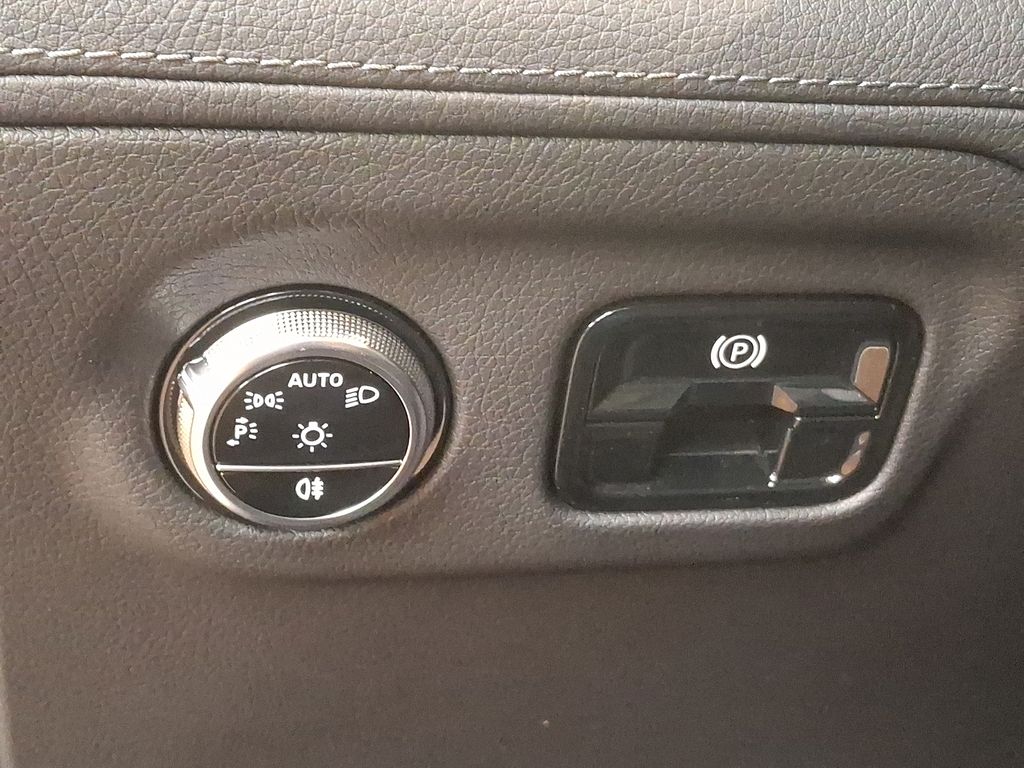 Thumbnail: 2023 Mercedes-Benz EQE - 20