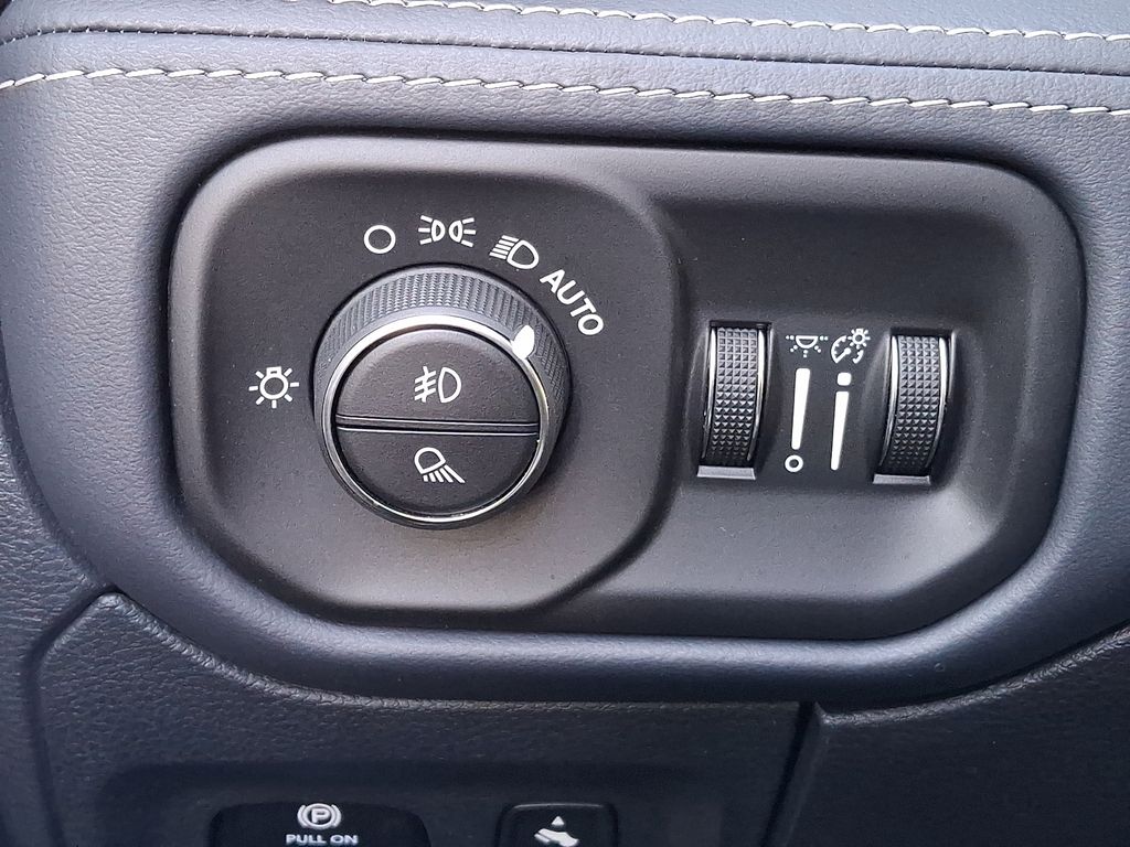 Thumbnail: 2023 RAM 1500 - 25