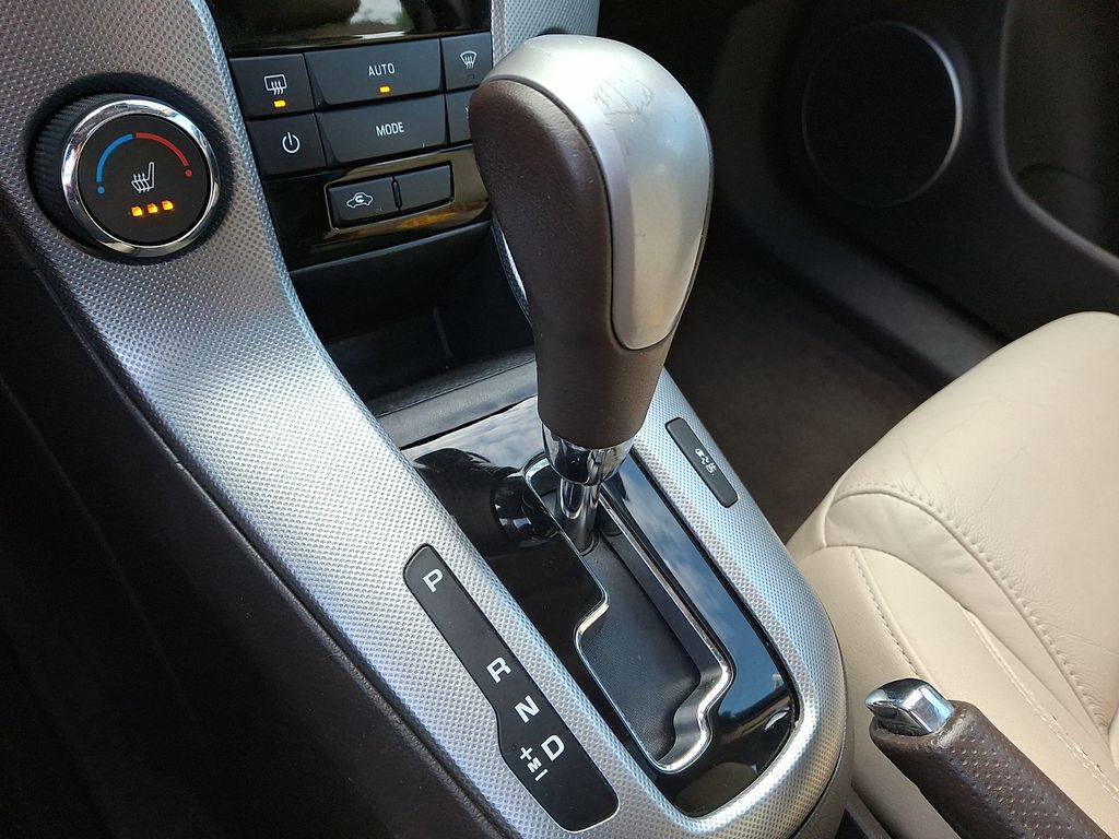 Thumbnail: 2015 Chevrolet Cruze - 12