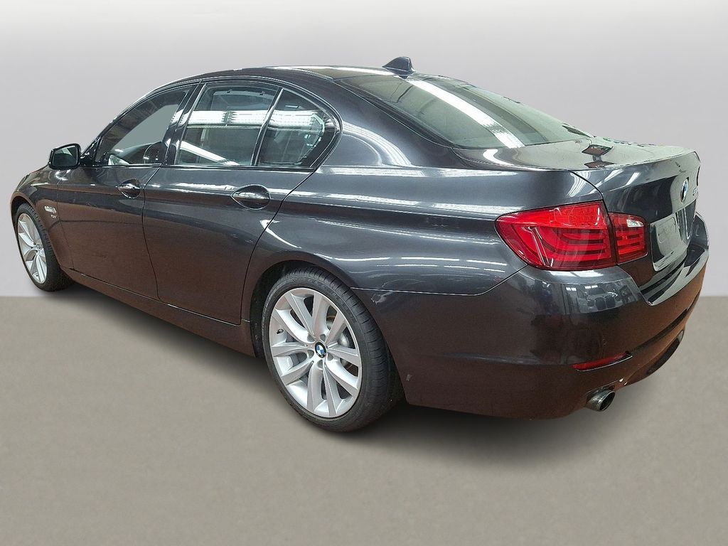 Thumbnail: 2011 BMW 5 Series - 6