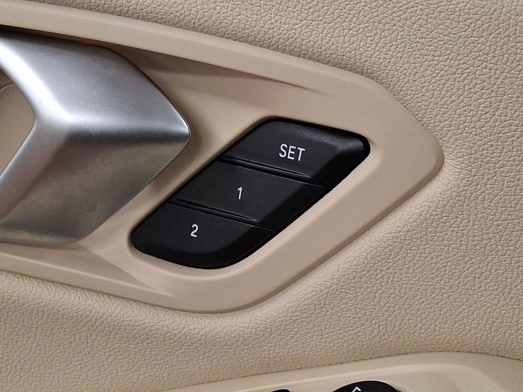 Thumbnail: 2021 BMW 3 Series - 25