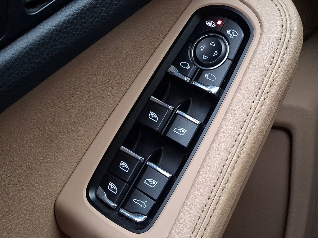 Thumbnail: 2019 Porsche Macan - 24