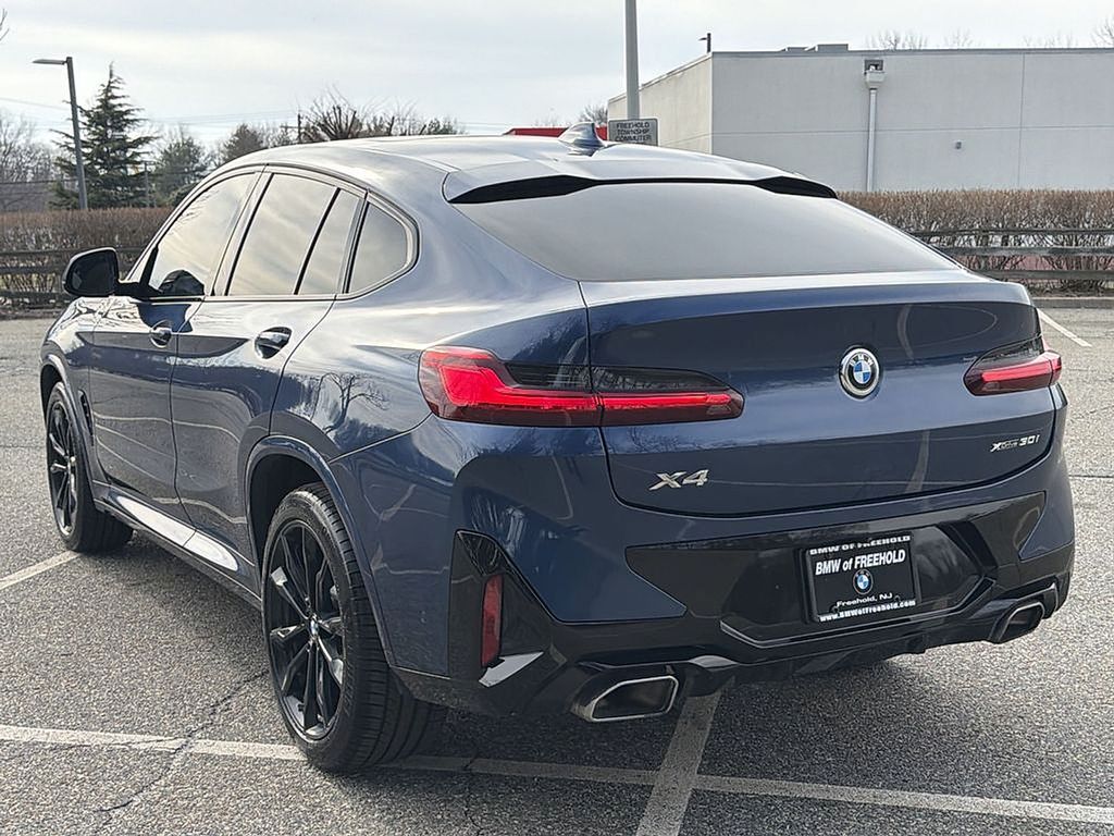 Thumbnail: 2022 BMW X4 - 12