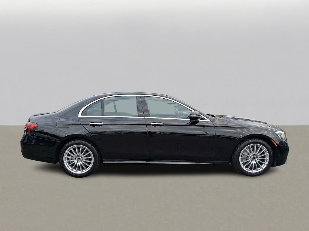 Thumbnail: 2022 Mercedes-Benz E-Class - 3