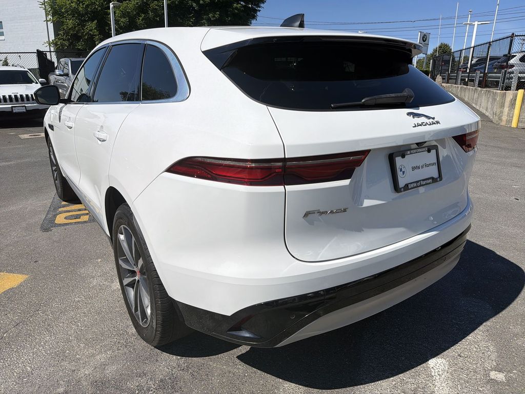 Thumbnail: 2022 Jaguar F-Pace - 12