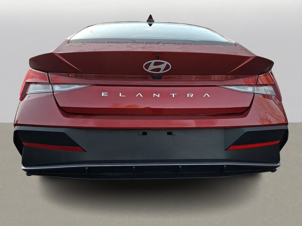 2025 Hyundai Elantra SE photo 4