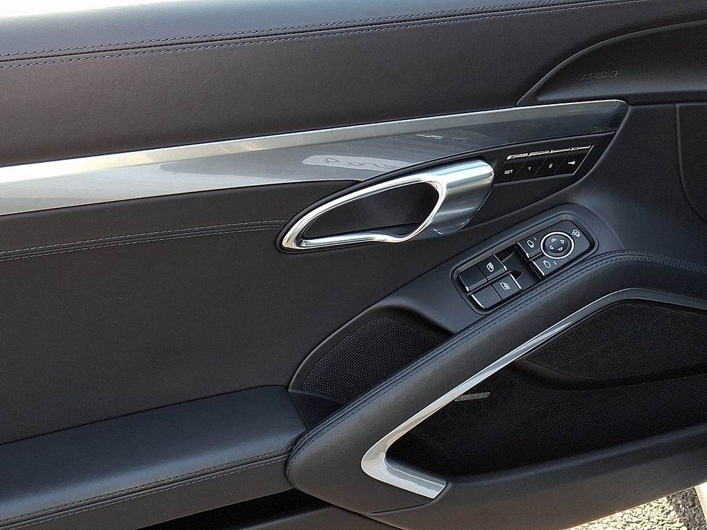 Thumbnail: 2015 Porsche 911 - 11