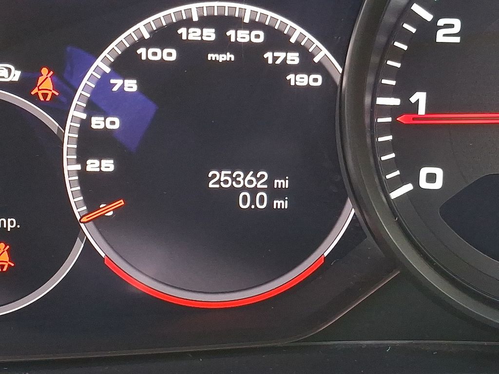 Thumbnail: 2022 Porsche Panamera - 17