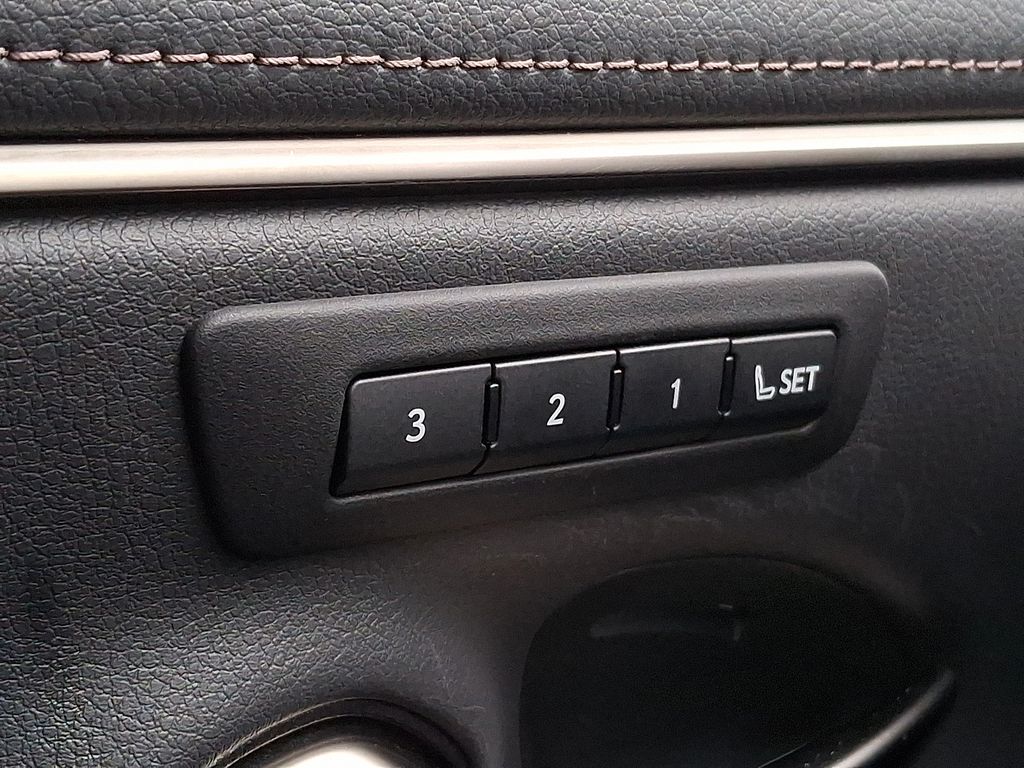 Thumbnail: 2023 Lexus ES - 22