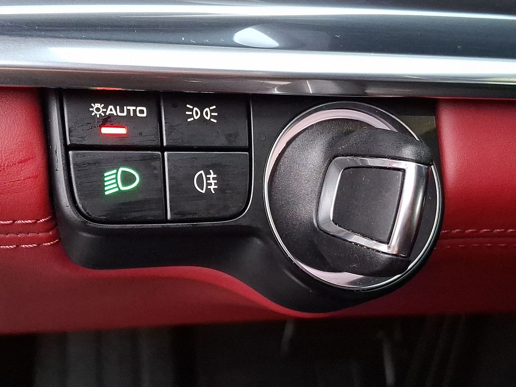 Thumbnail: 2023 Porsche Panamera - 22