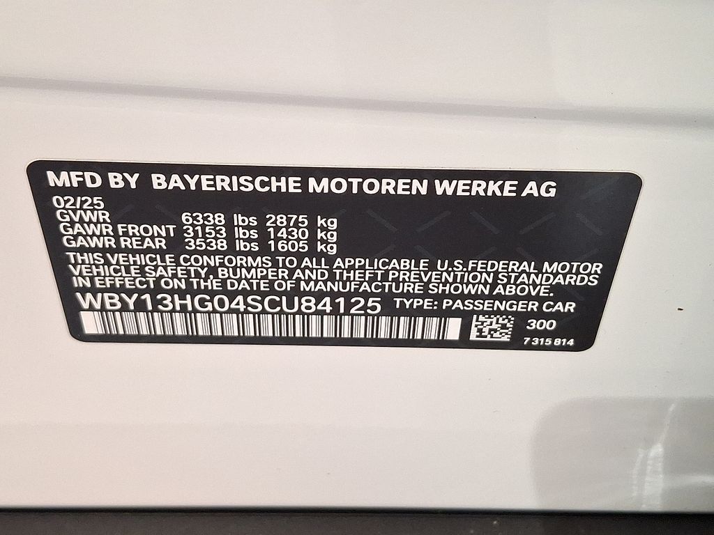Thumbnail: 2025 BMW i5 - 9