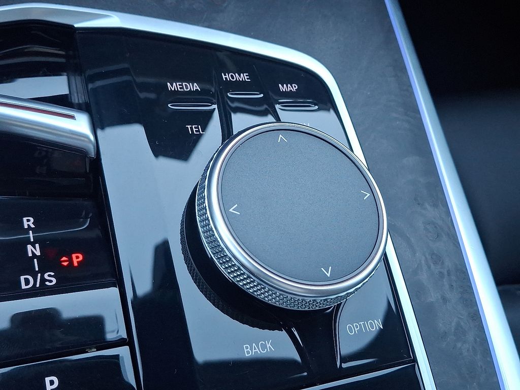 Thumbnail: 2023 BMW X7 - 21