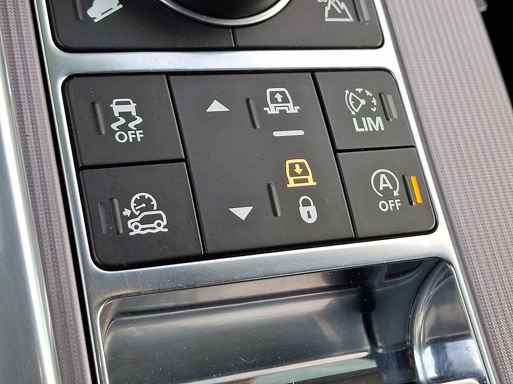 Thumbnail: 2017 Land Rover Range Rover Sport - 23