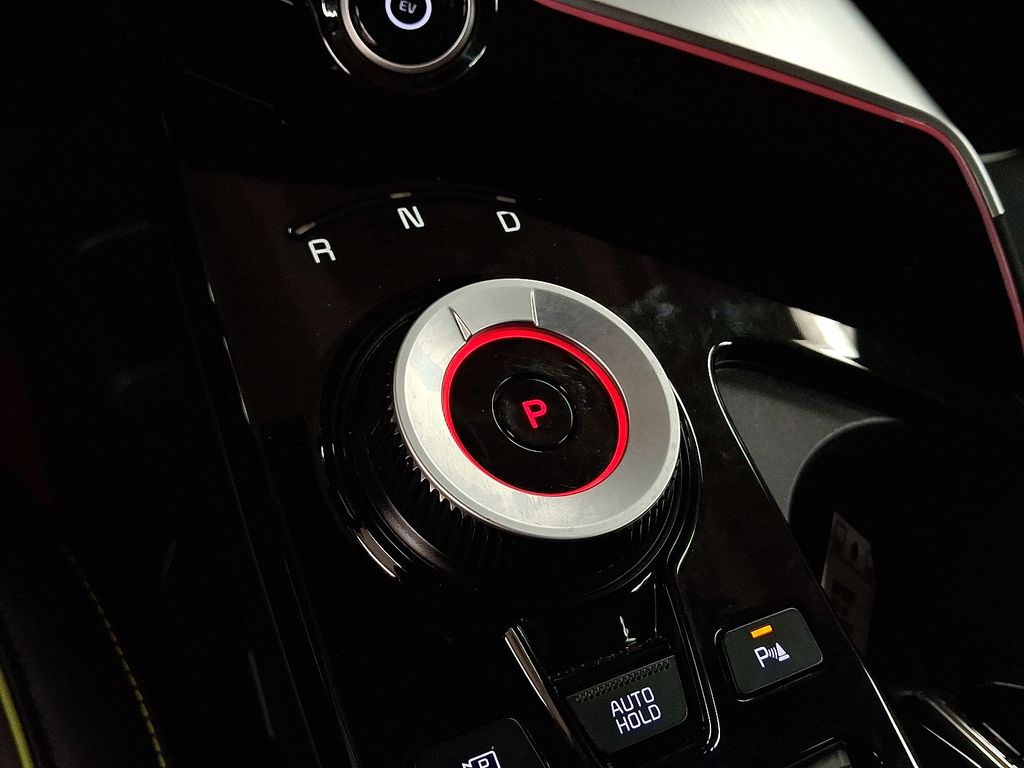 Thumbnail: 2023 Kia EV6 - 13