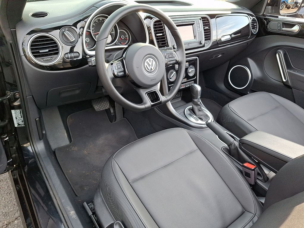 Thumbnail: 2019 Volkswagen Beetle - 8