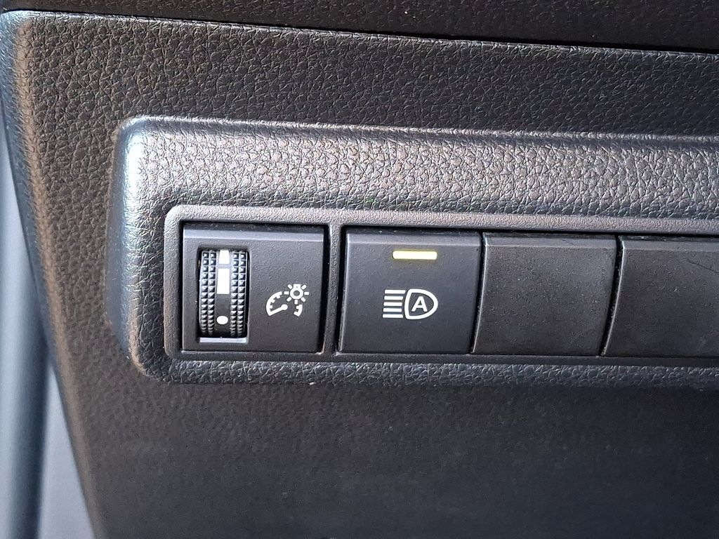 Thumbnail: 2023 Toyota Corolla - 20