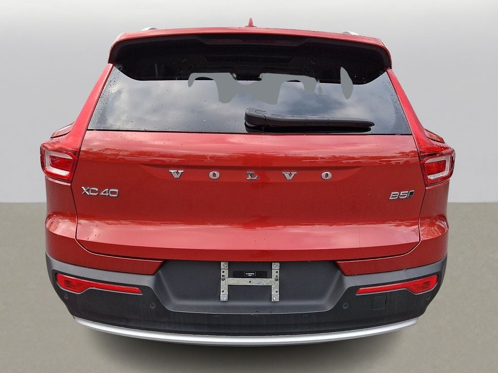 Thumbnail: 2023 Volvo XC40 - 5