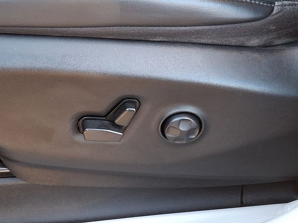 Thumbnail: 2023 Chrysler Pacifica - 11