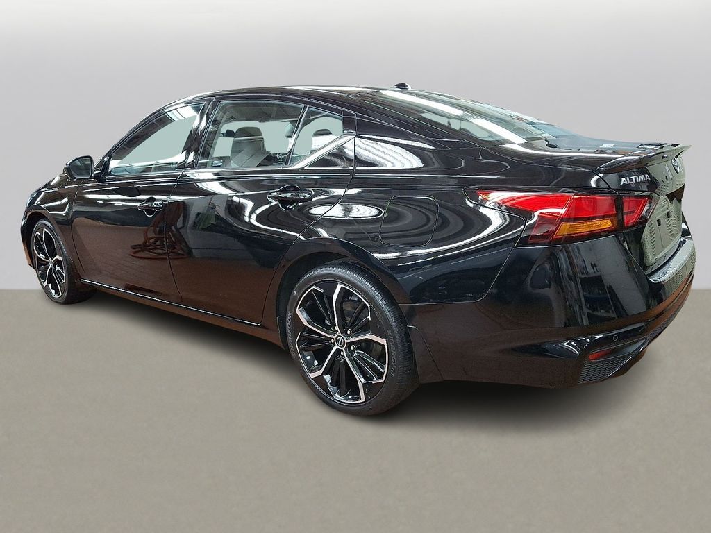Thumbnail: 2023 Nissan Altima - 5