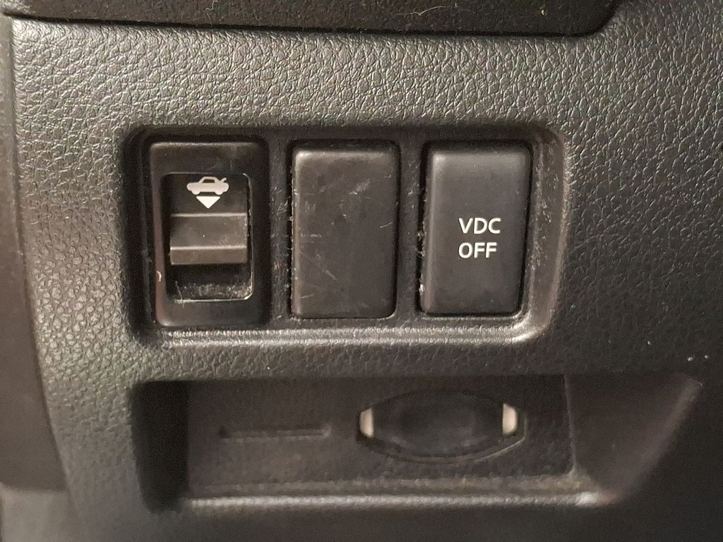 Thumbnail: 2010 Nissan Altima - 25