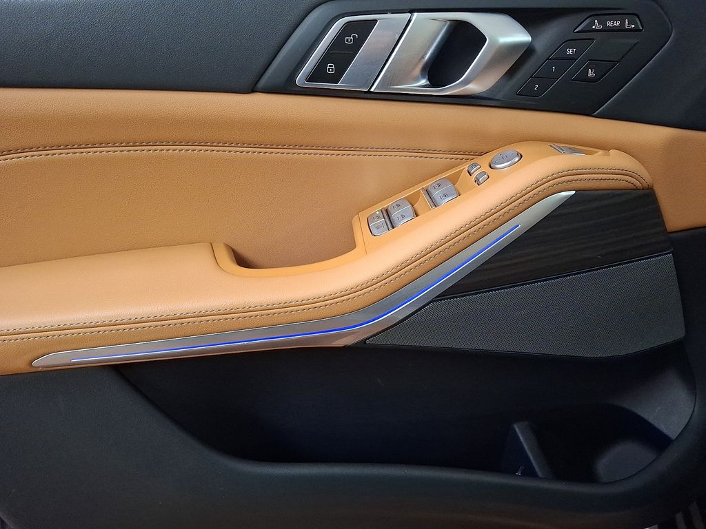 Thumbnail: 2023 BMW X7 - 9