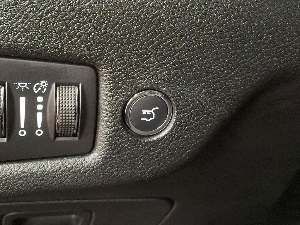 Thumbnail: 2022 Jeep Cherokee - 23