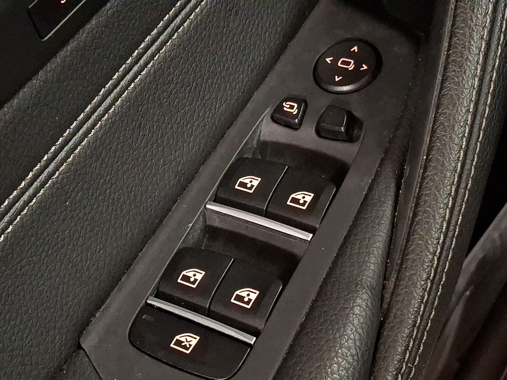 Thumbnail: 2019 BMW 5 Series - 23