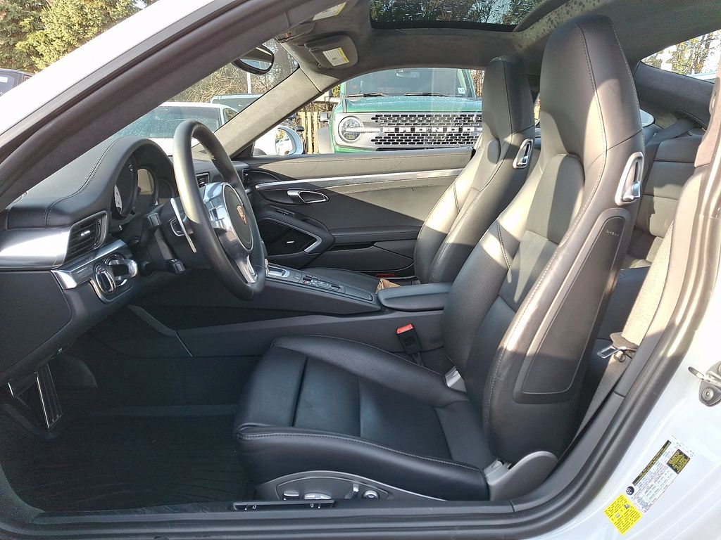 Thumbnail: 2015 Porsche 911 - 12