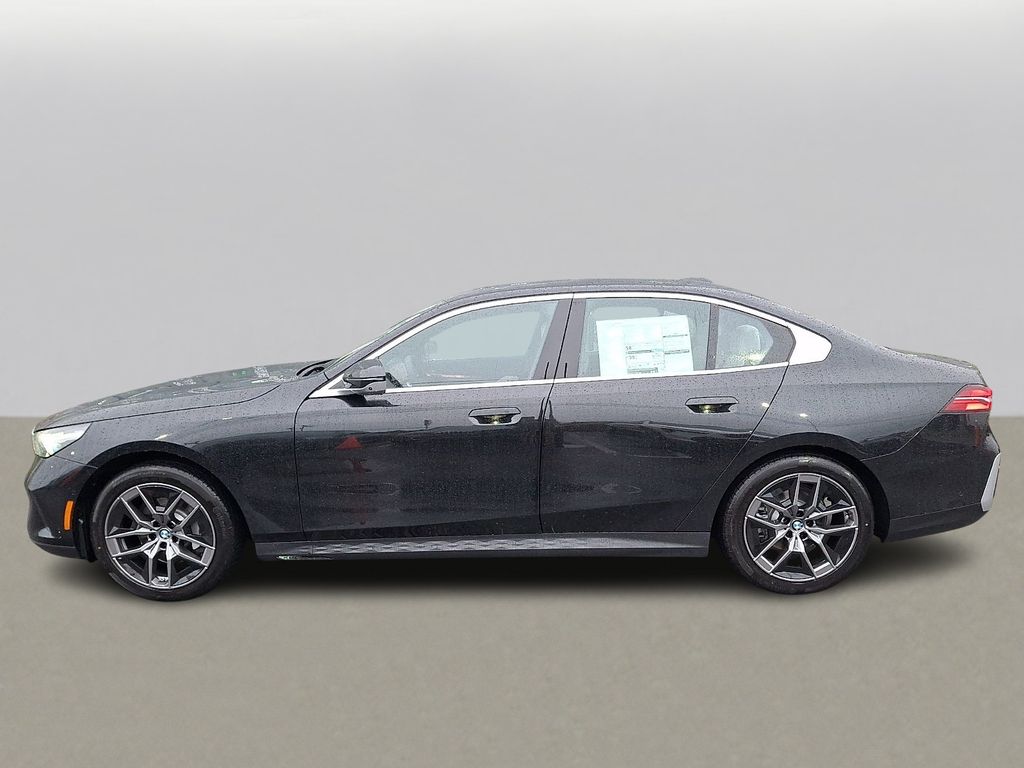 Thumbnail: 2027 BMW 5 Series - 3