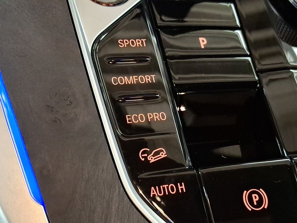 Thumbnail: 2024 BMW X7 - 20