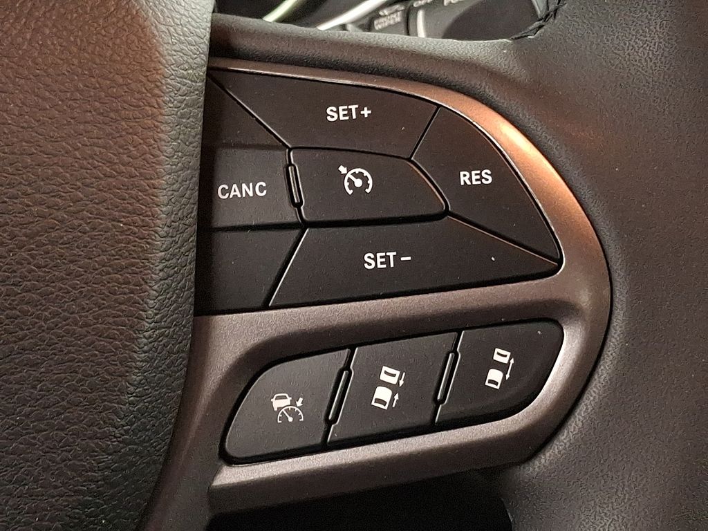 Thumbnail: 2021 Jeep Cherokee - 18