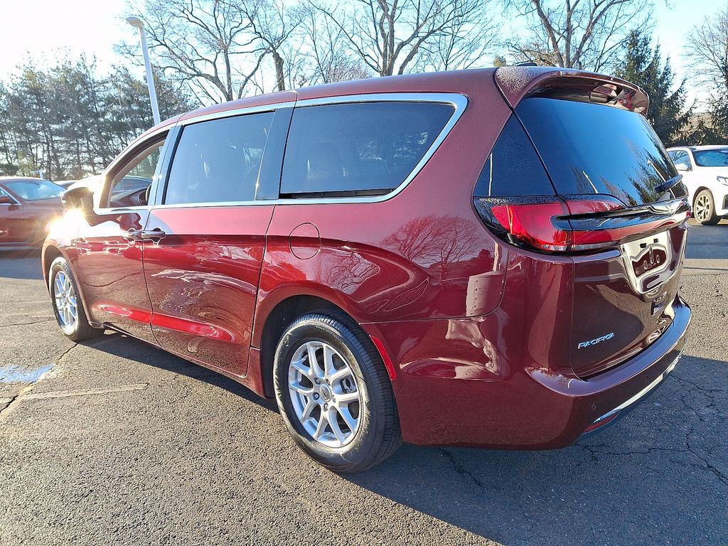 Thumbnail: 2023 Chrysler Pacifica - 6