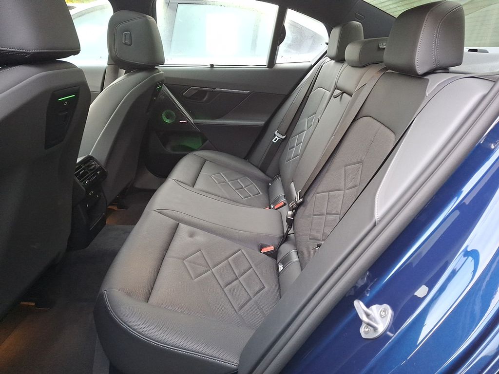 Thumbnail: 2025 BMW i5 - 7