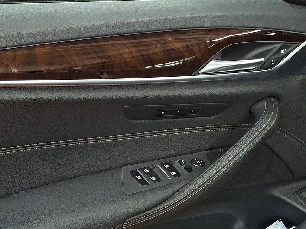 Thumbnail: 2019 BMW 5 Series - 8