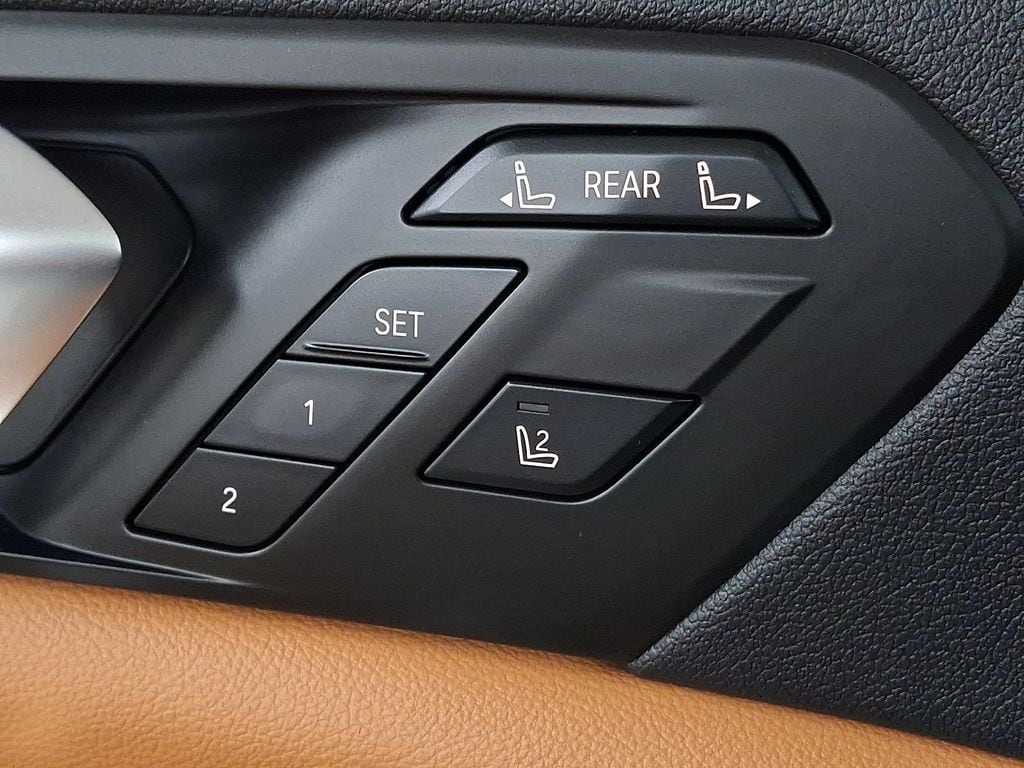 Thumbnail: 2021 BMW X7 - 26