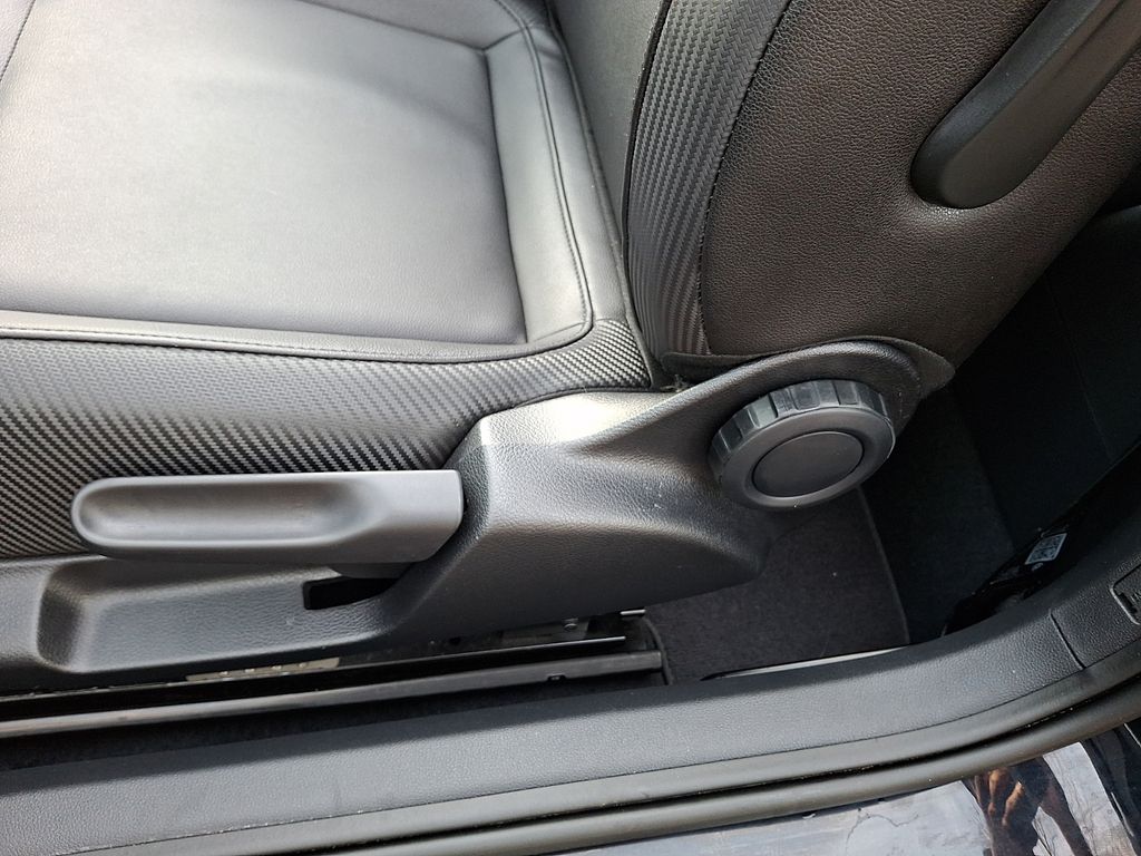 Thumbnail: 2019 Volkswagen Beetle - 11