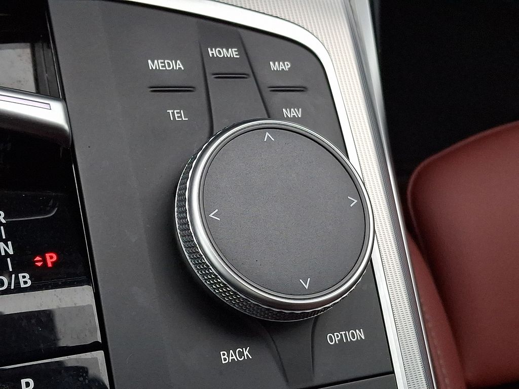 Thumbnail: 2023 BMW i4 - 24