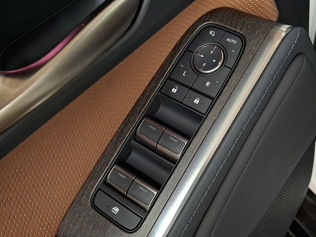 Thumbnail: 2024 Lexus GX - 25