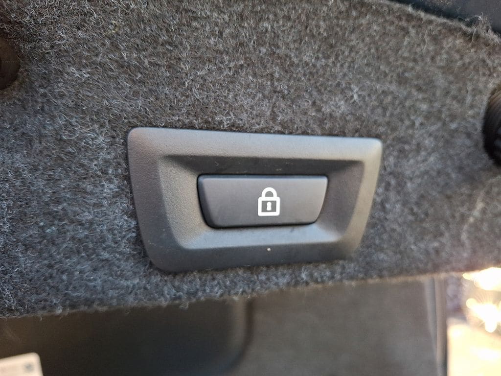 Thumbnail: 2011 BMW 5 Series - 28