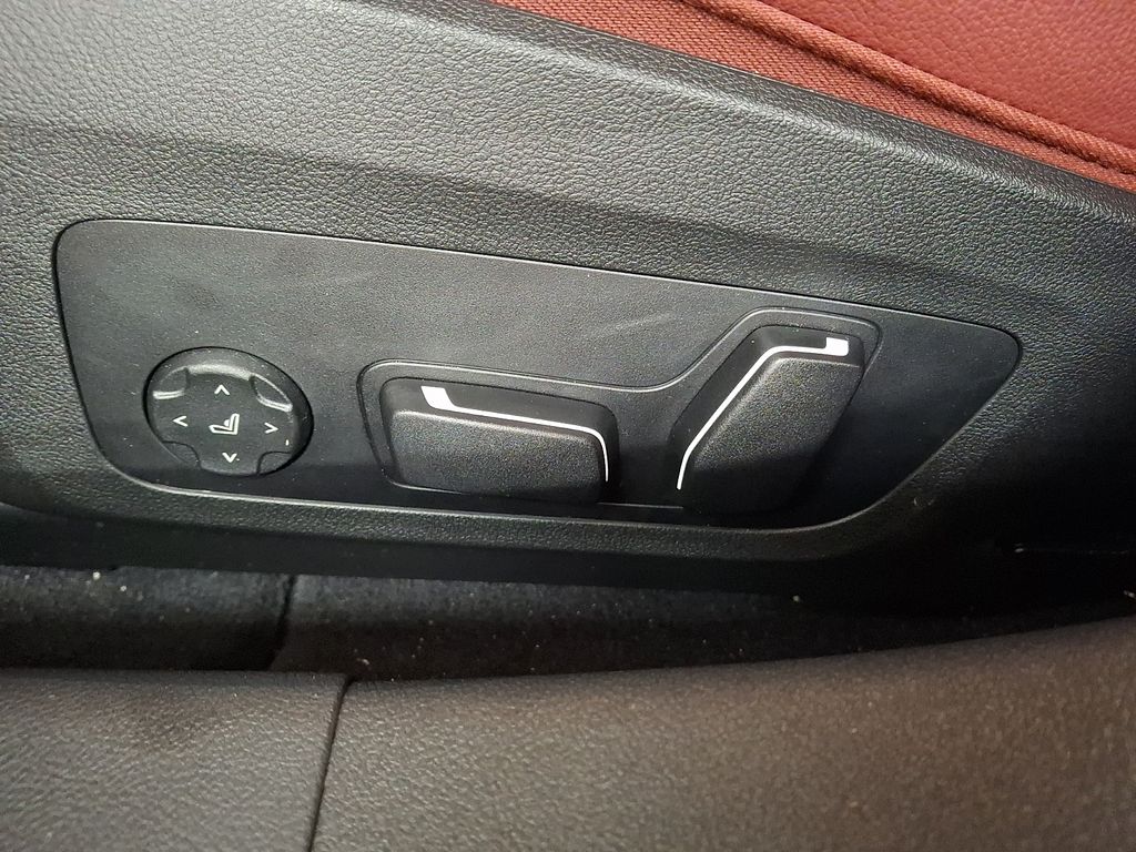 Thumbnail: 2025 BMW i4 - 10