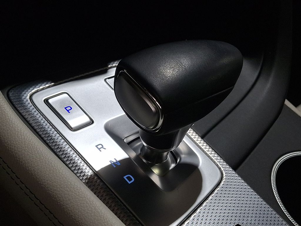 Thumbnail: 2023 Genesis G70 - 12