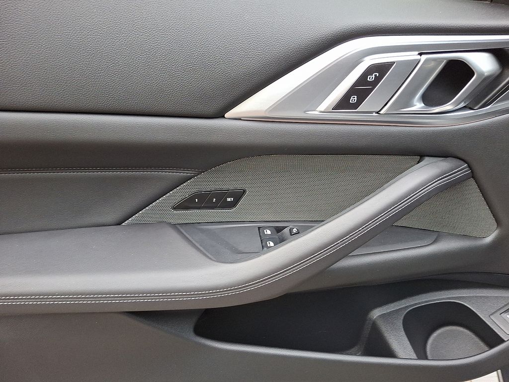 Thumbnail: 2024 BMW M4 - 10