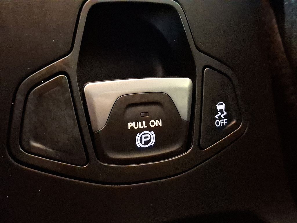 Thumbnail: 2020 Jeep Renegade - 21