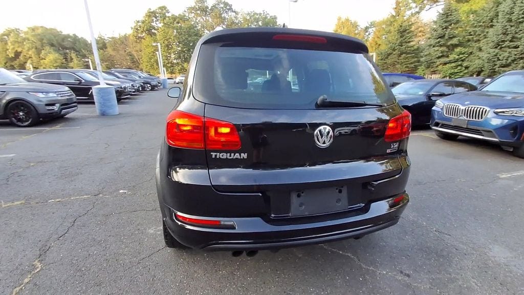 Thumbnail: 2017 Volkswagen Tiguan - 7