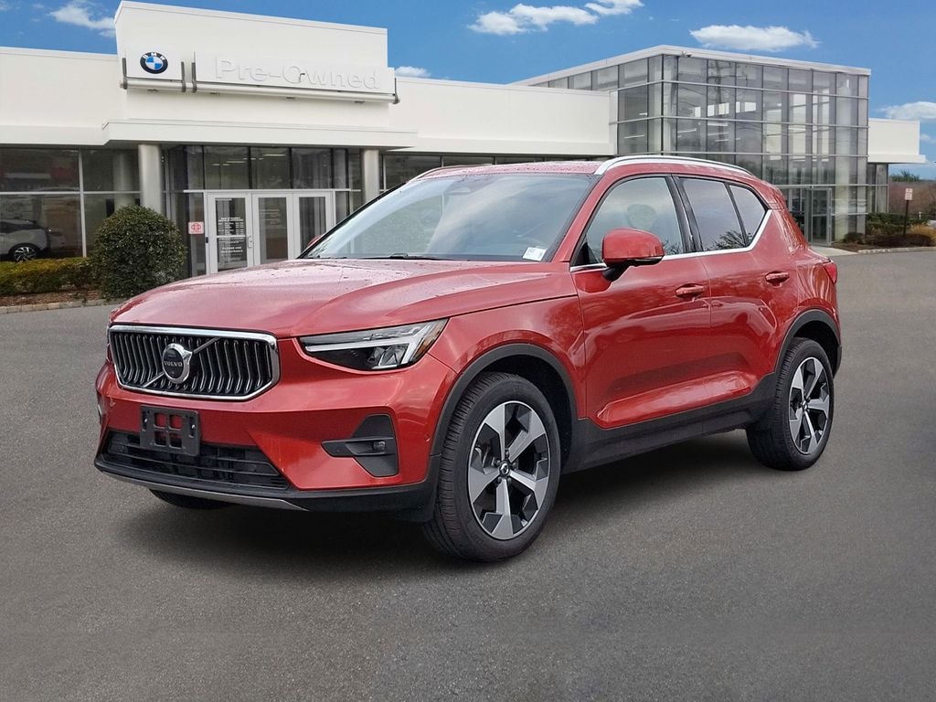Used 2023 Volvo XC40 B5 AWD Plus Bright SUV