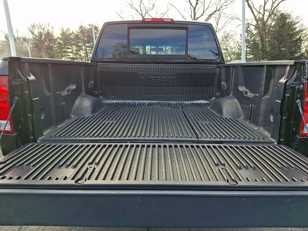 Thumbnail: 2014 Nissan Titan - 27