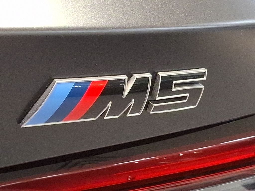 Thumbnail: 2026 BMW M5 - 8